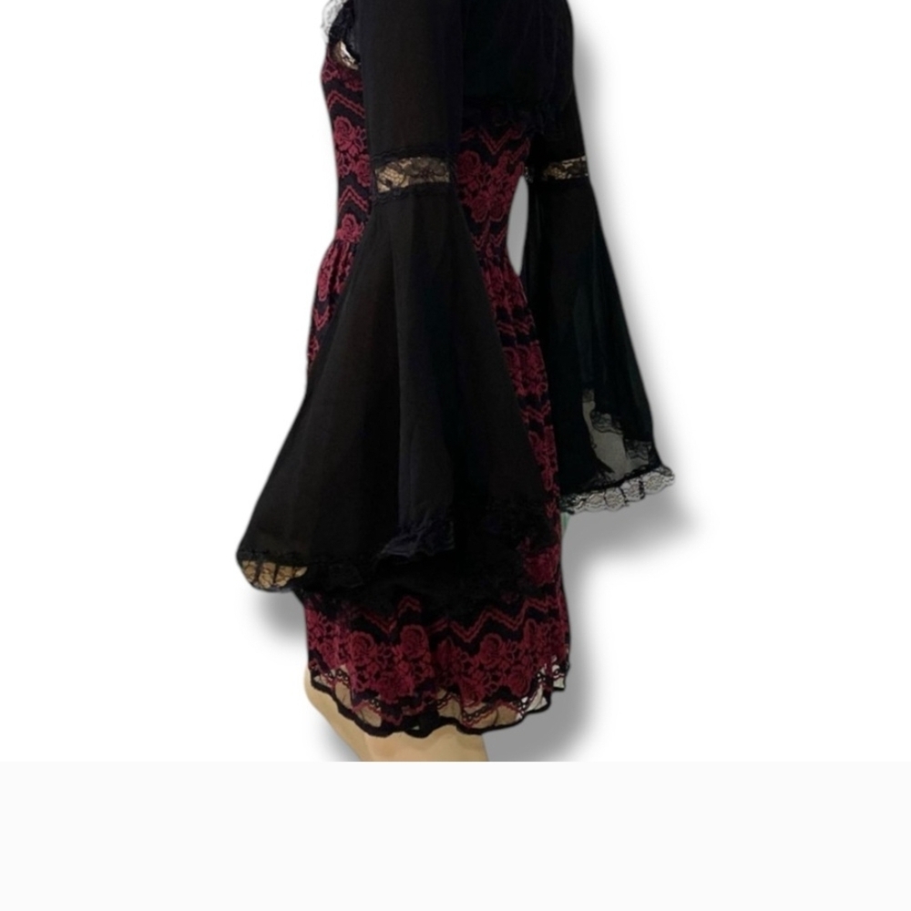 Black Sheer Witchy Bell Sleeved Bolero Shrug Cardigan - Picture 2 of 3